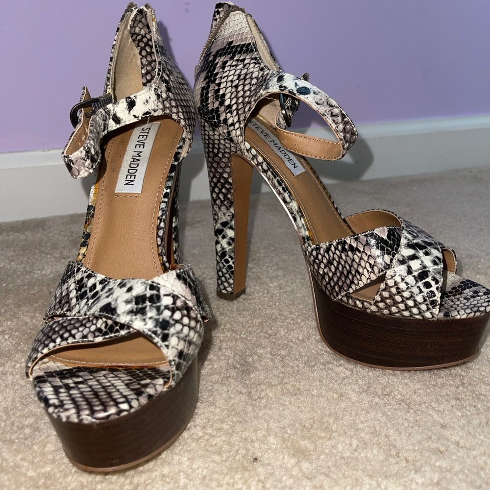 Steve Madden sandals